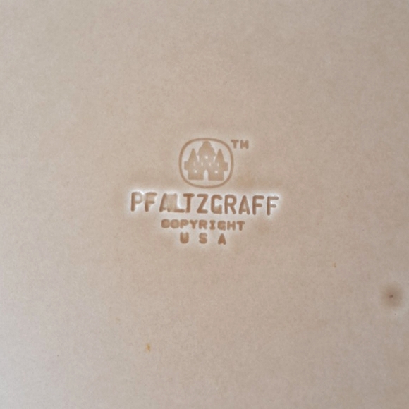 2 Vintage Pfaltzgraff Folk Art Dinner Plates 10" Castle Backstamp Farmhouse - Picture 11 of 14